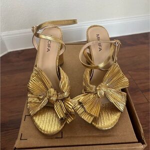 MICIFA Gold Bow Heels Women’s Size 8